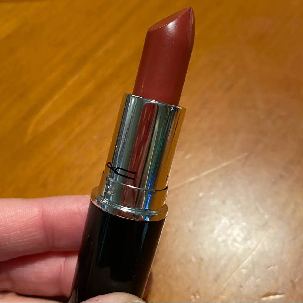 MAC Lustreglass Lipstick Business Casual